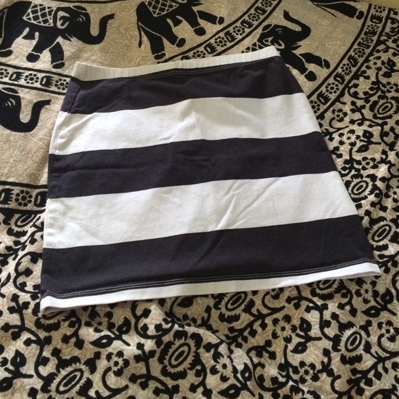 White and black striped miniskirt