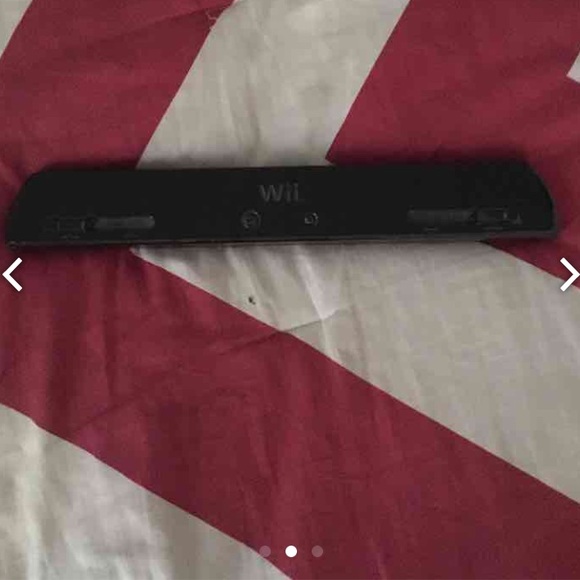 Wii Console with Sensor/ wires and controllers - Picture 2 of 3