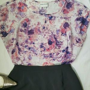 Pretty floral top Ava&Viv