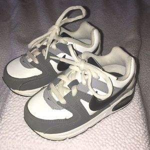Gently used Nike Boys Air Max. Size 8c. NO BOX.