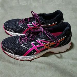 ASICS tennis shoes