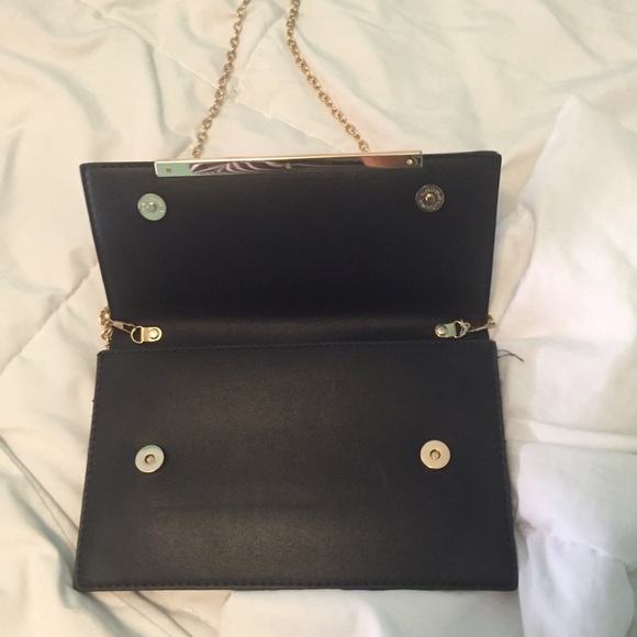 Black & gold purse - Picture 3 of 3