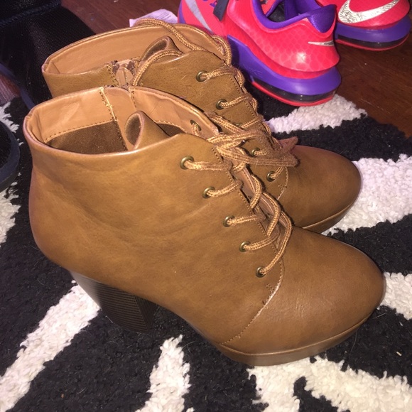 High heel boots