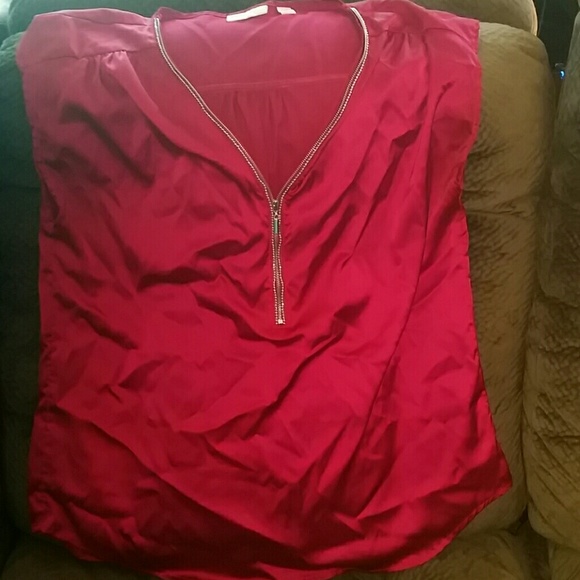 NY & Co Berry Satiny Zip Collar Sleeveless Blouse
