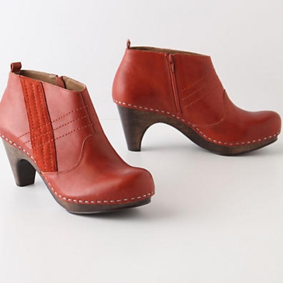 Anthropologie Cider Pressed Clogs, Size 7