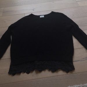 Black sweater with crotchet on the bottom