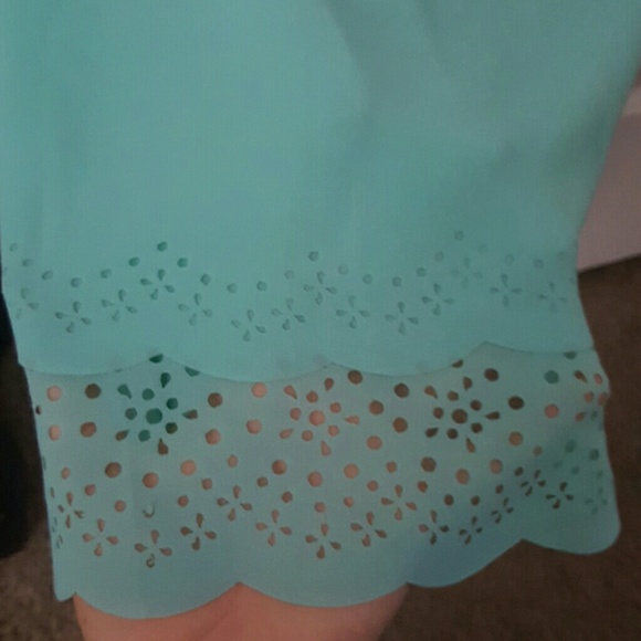 SOLD Top - Picture 3 of 4