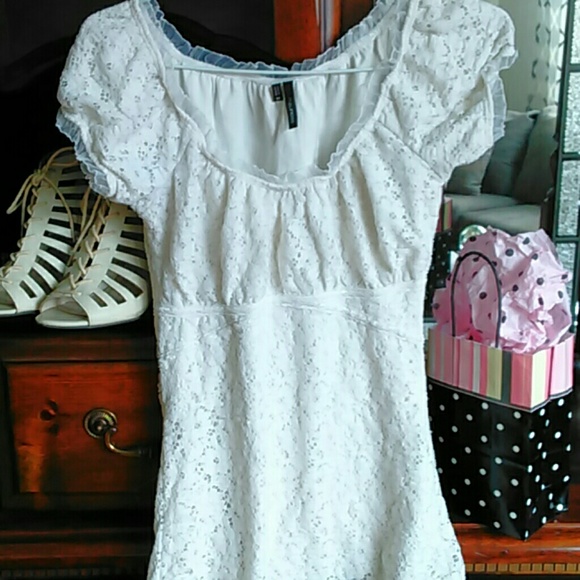MAURICES EYELET, LACE TOP SIZE XS - Picture 3 of 4