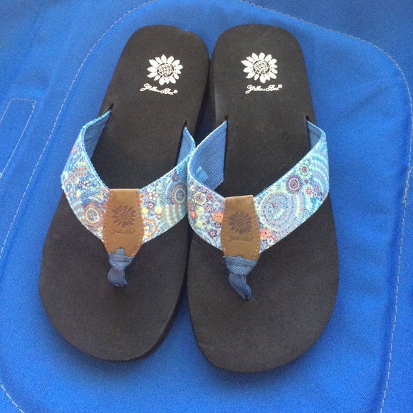 Yellow box multi colored sandals. (NWOT)