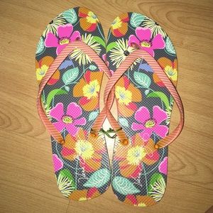 Vera Bradley flip flops