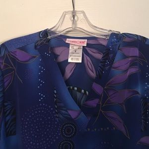 Medium Cherokee scrub top