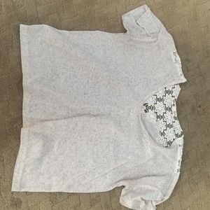 Cream colored t shirt