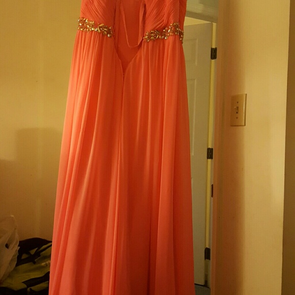Prom dress - Picture 2 of 3