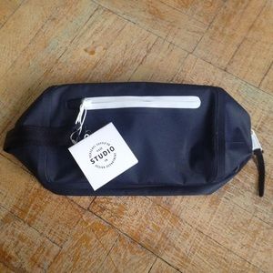 NWT--Herschel Chapter Travel Kit
