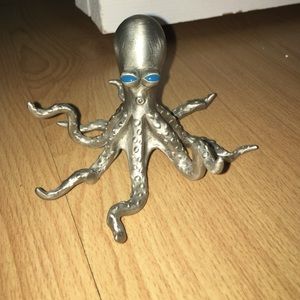 Solve color octopus ring holder