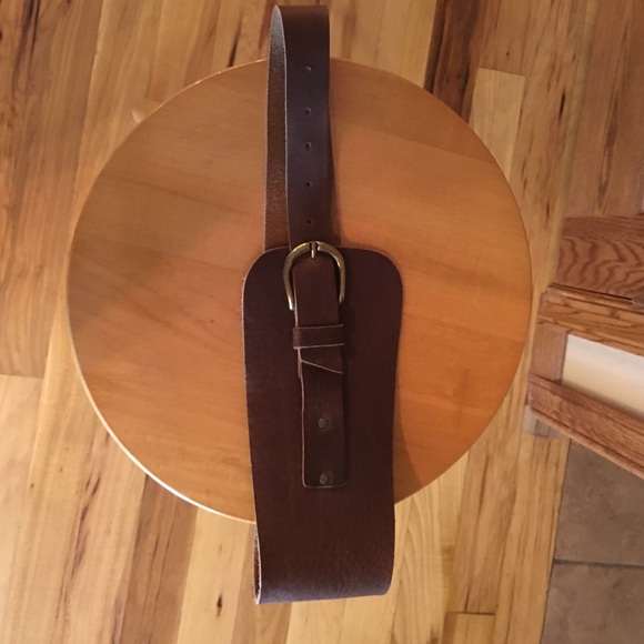 NEVER WORN! Buckle leather belt! Perfect!