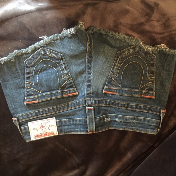 True Religion Shorts - Picture 2 of 3