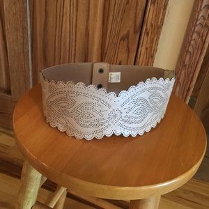 NEVER WORN! Buckle elastic belt! Perfect!