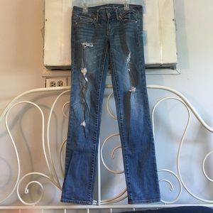 American Eagle medium wash destroyed Jeans, size 2