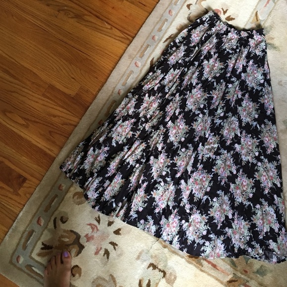 VINTAGE❣Floral Maxi Skirt