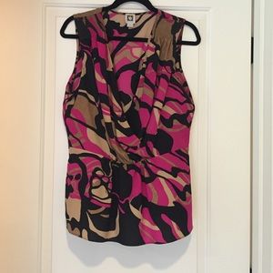 Anne Klein sleeveless top.  Size Large.