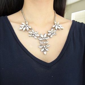 Floral glitter necklace