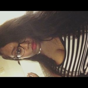 Meet your Posher, Antonea