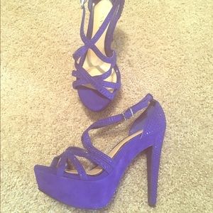 NWT Blue Gianna Bini Heels size 7.5
