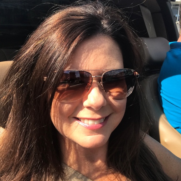 Meet your Posher, Susan - Picture 2 of 2