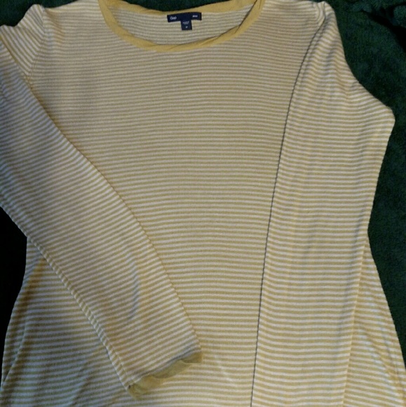 Gap thin long sleeved sweater shirt