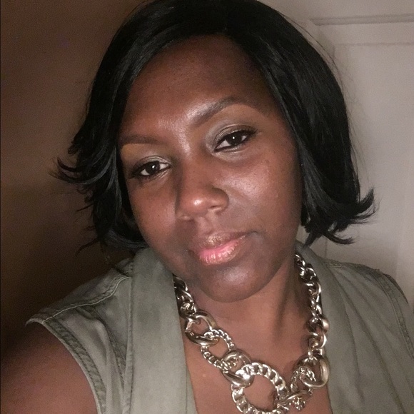 Meet your Posher, Michelle - Picture 1 of 1
