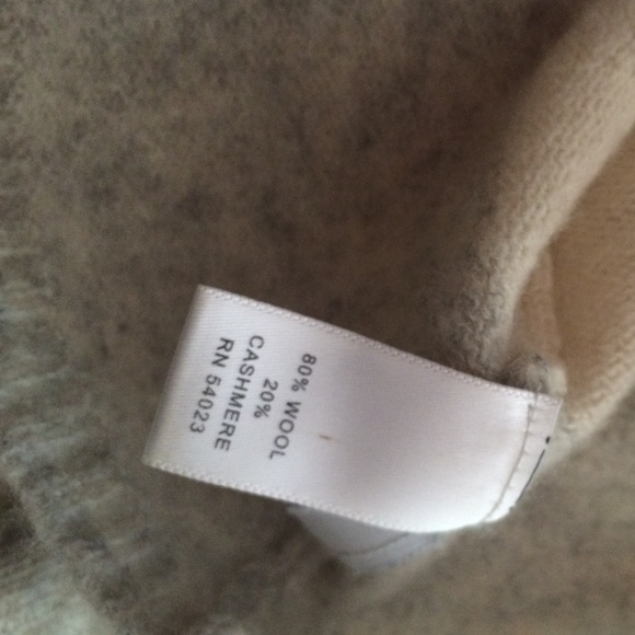 Banana Republic Wool Sweater - Picture 4 of 4