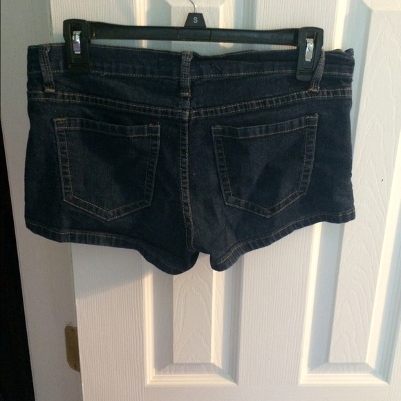 Forever 21 dark denim shorts - Picture 2 of 2