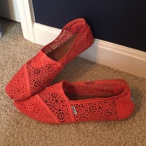 TOMS shoes