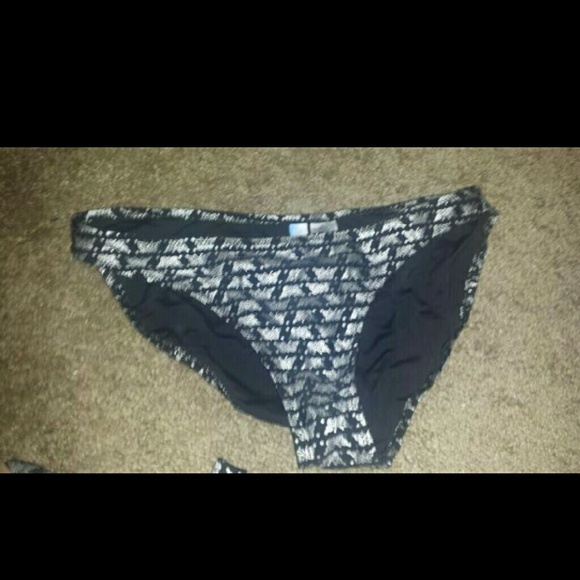 InMotion 2 pc bikini - Picture 2 of 3