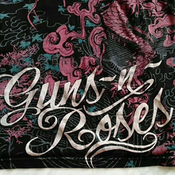 GUNS - N- ROSES LADIES GRAPHIC T SHIRT SIZE MEDIUM - Picture 3 of 4