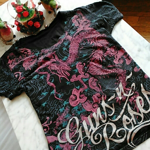 GUNS - N- ROSES LADIES GRAPHIC T SHIRT SIZE MEDIUM - Picture 4 of 4