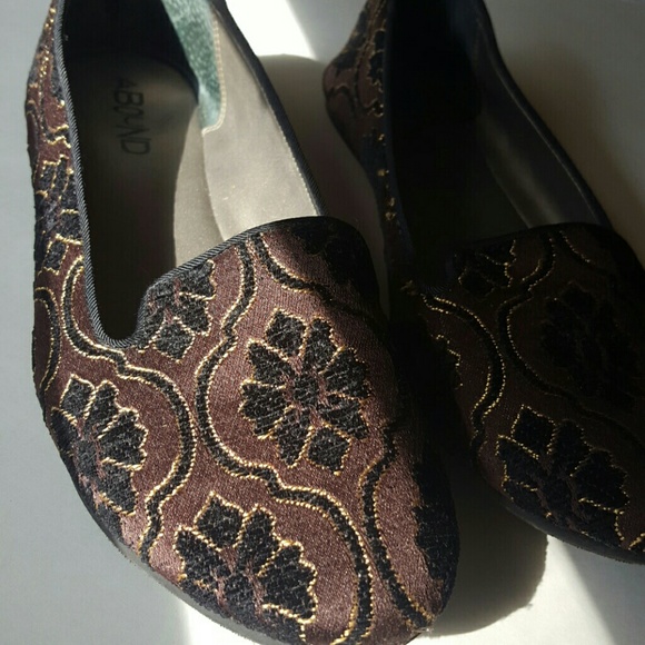 | Tapestry Flats. |