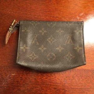 Louis Vuitton poche toilette