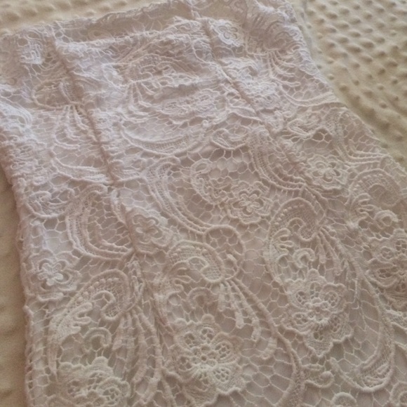 Lace Strapless Dress - Picture 3 of 4