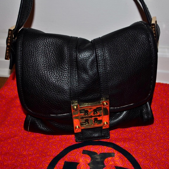 Tory Burch Handbags - 🎉SALE 1  HOUR🎉 Tory Burch Shoulder Bag in Black