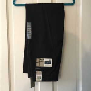 Dockers Signature Pleated Straight Fit Khakis