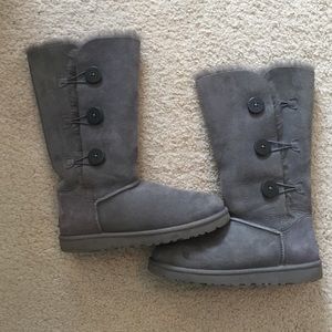 UGG Triple Bailey Button