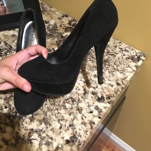 black heels - Picture 3 of 3