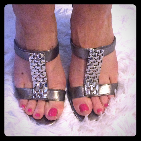 Silver Buckle Alfani Heels. Size, 8.5! Great 4 NYE