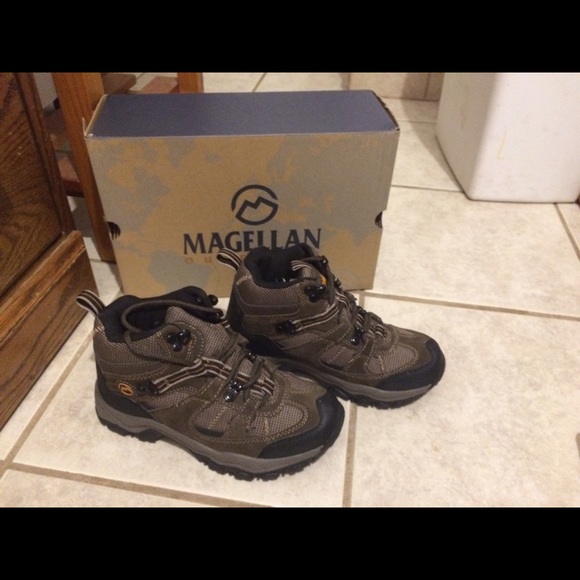 Brand NEW MAGELLAN shoes