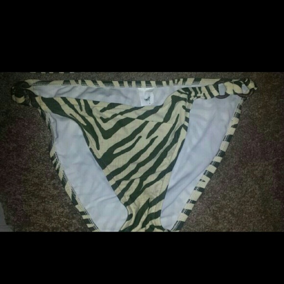 Tankini - Picture 2 of 3