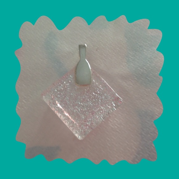 PRETTY PINK GLASS PENDANT.  NWOT. - Picture 3 of 4