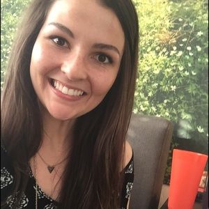 Meet your Posher, Alexandra