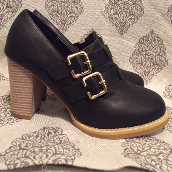 Buckled heels